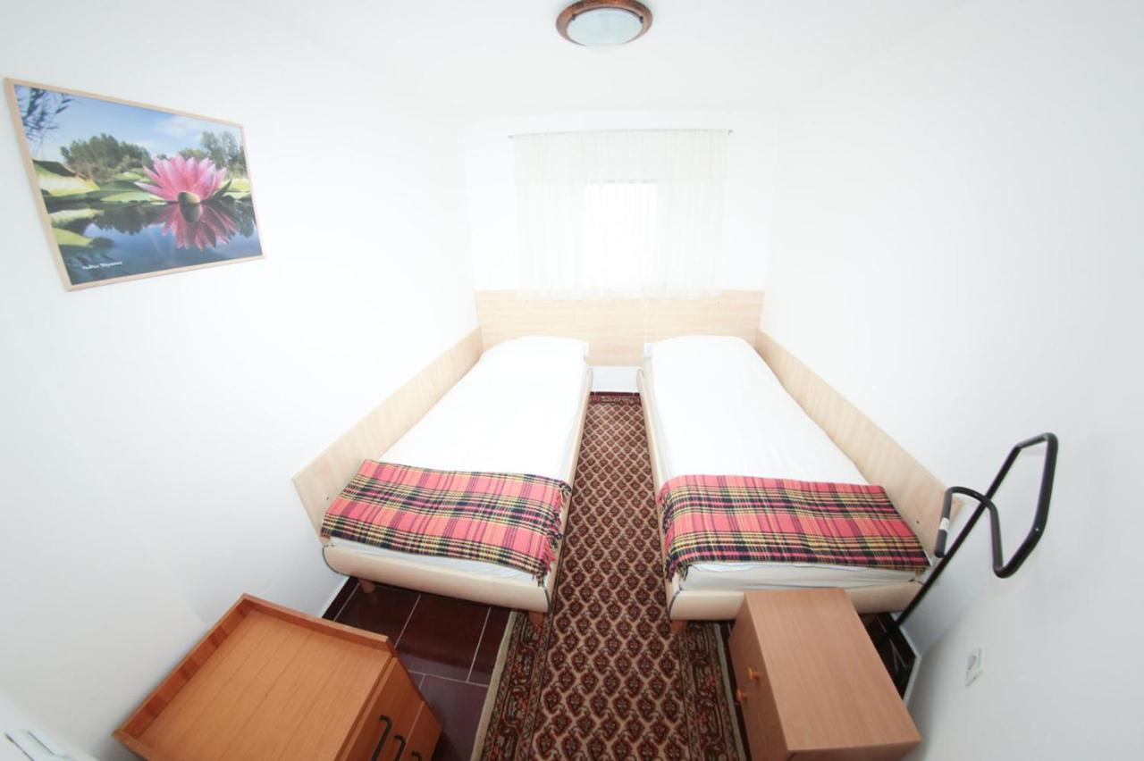 Chalets & Rooms Carda Sebesfok Bezdan Exterior foto