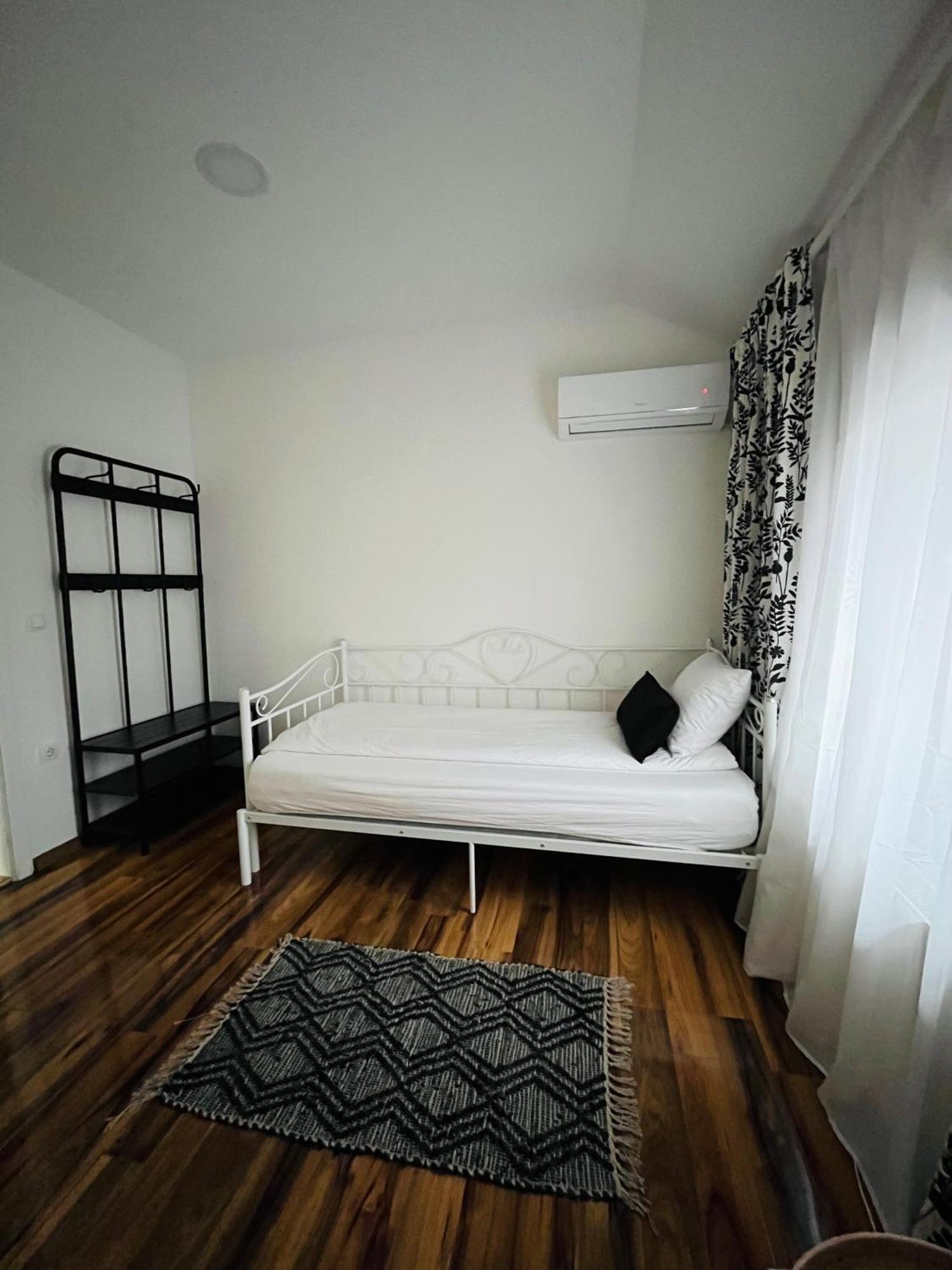 Chalets & Rooms Carda Sebesfok Bezdan Exterior foto